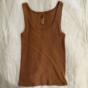 *NWOT* Skims Soft Lounge Tank in Camel